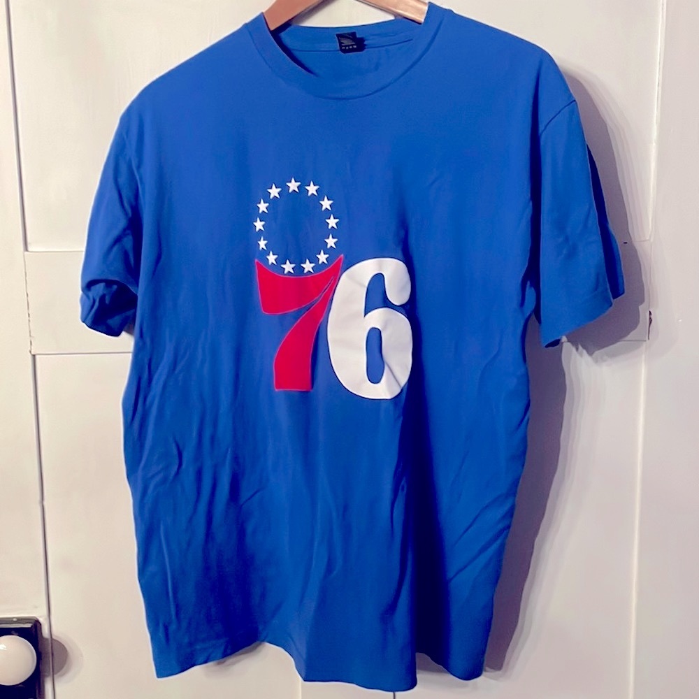 Philadelphia 76ers NBA Basketball Team Blue Short Sleeve T shirt Size L